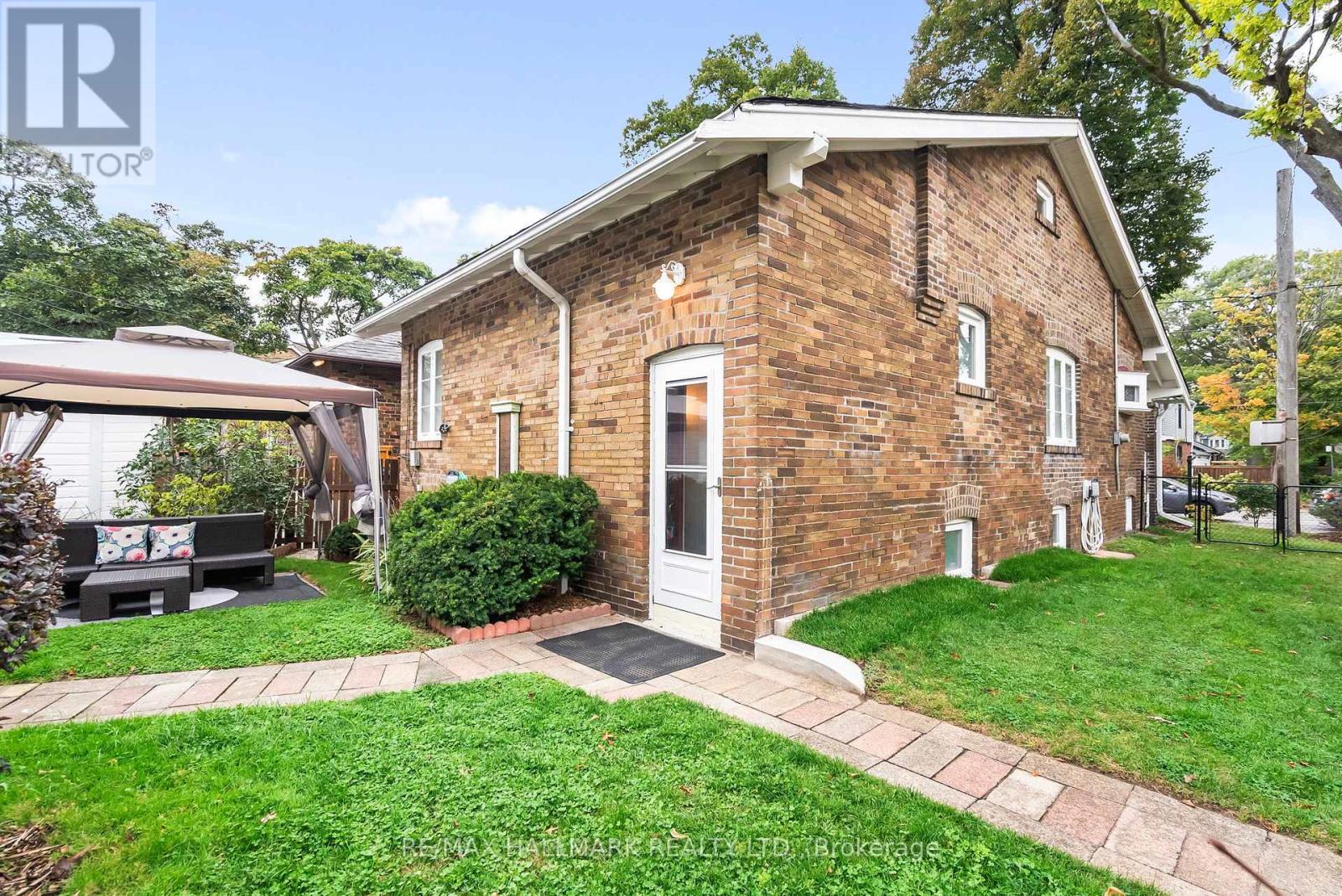 2099 Gerrard Street E, Toronto, Ontario  M4E 2B9 - Photo 44 - E12448564