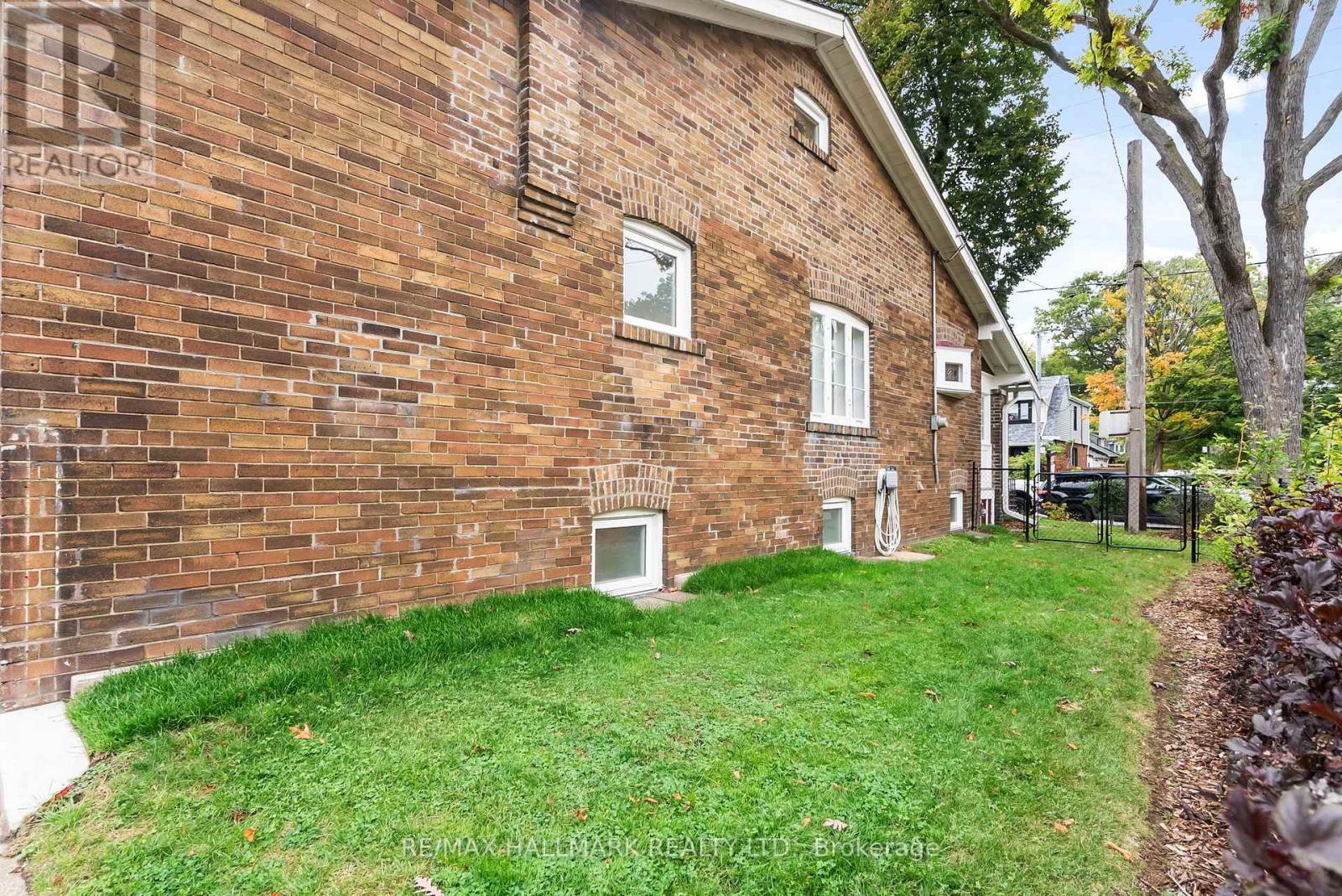 2099 Gerrard Street E, Toronto, Ontario  M4E 2B9 - Photo 45 - E12448564
