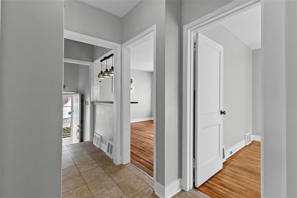 369 Rupertsland Avenue, Winnipeg, Manitoba  R2V 0G9 - Photo 12 - 202526054