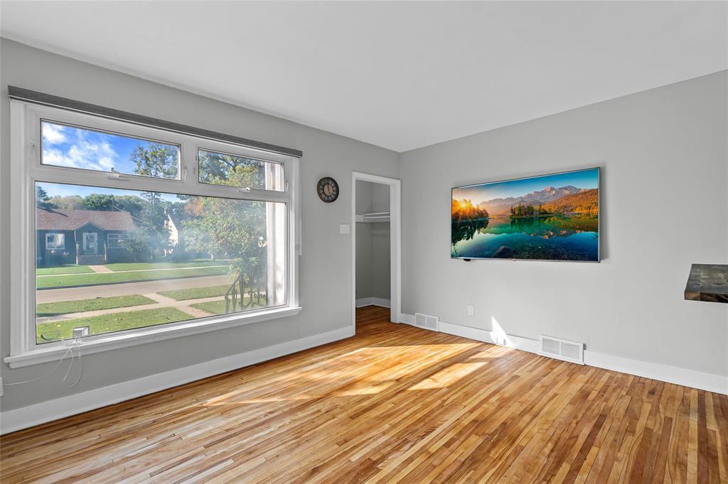 369 Rupertsland Avenue, Winnipeg, Manitoba  R2V 0G9 - Photo 6 - 202526054