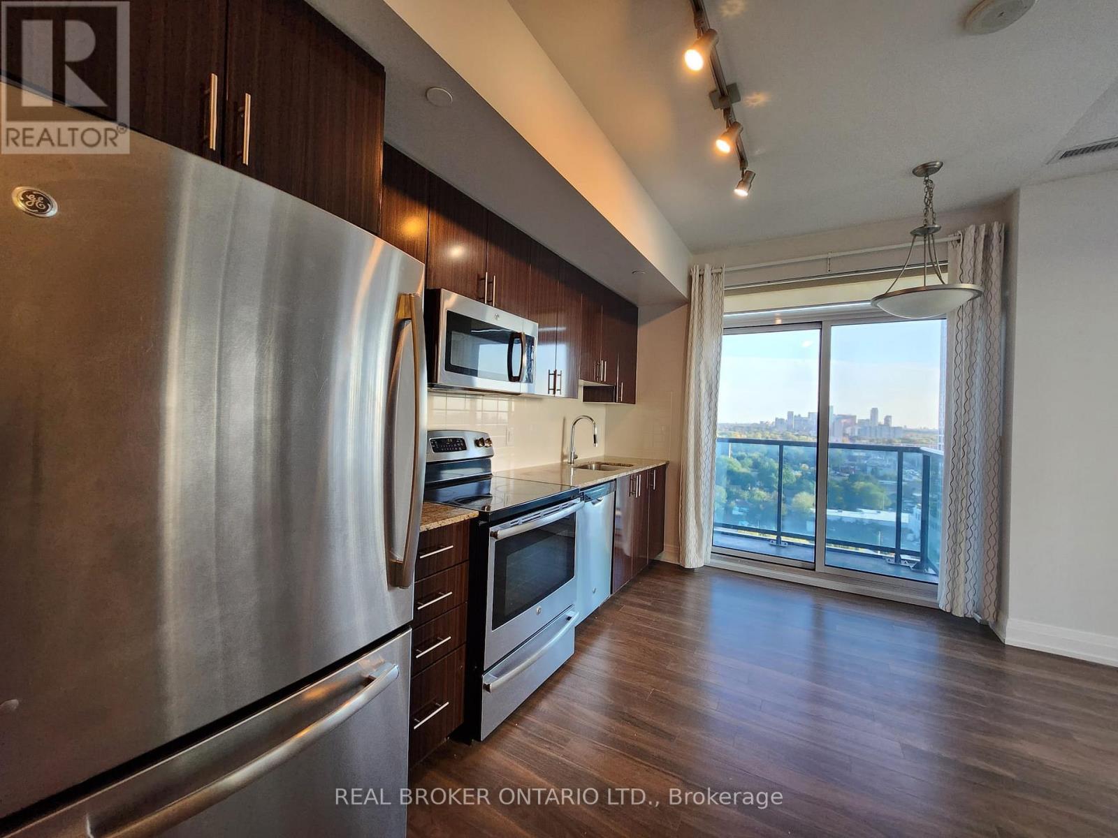 1609 - 7165 Yonge Street, Markham, Ontario  L3T 0C9 - Photo 5 - N12448537