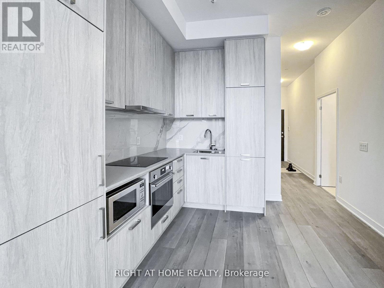 215 - 38 Honeycrisp Crescent, Vaughan, Ontario  L4K 0M8 - Photo 10 - N12448547