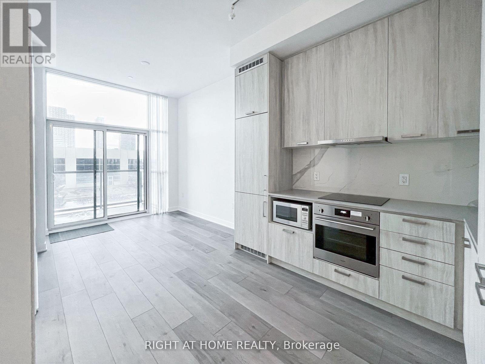215 - 38 Honeycrisp Crescent, Vaughan, Ontario  L4K 0M8 - Photo 2 - N12448547