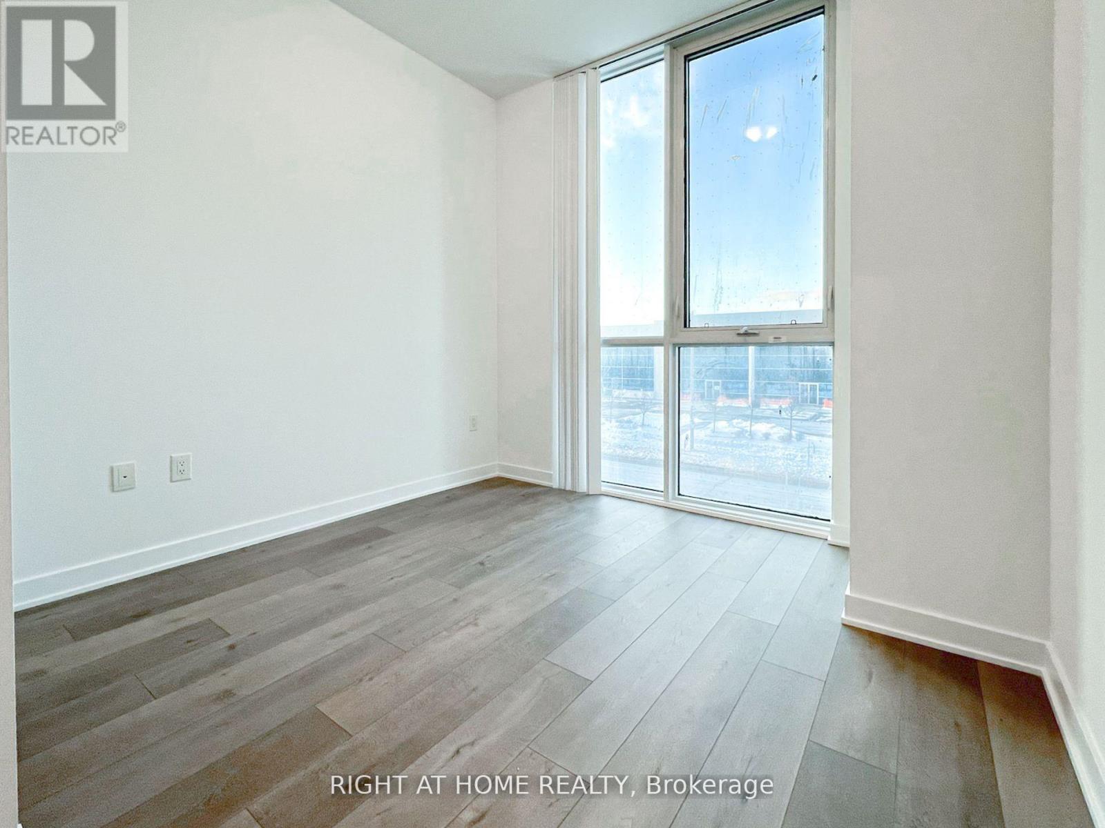215 - 38 Honeycrisp Crescent, Vaughan, Ontario  L4K 0M8 - Photo 5 - N12448547