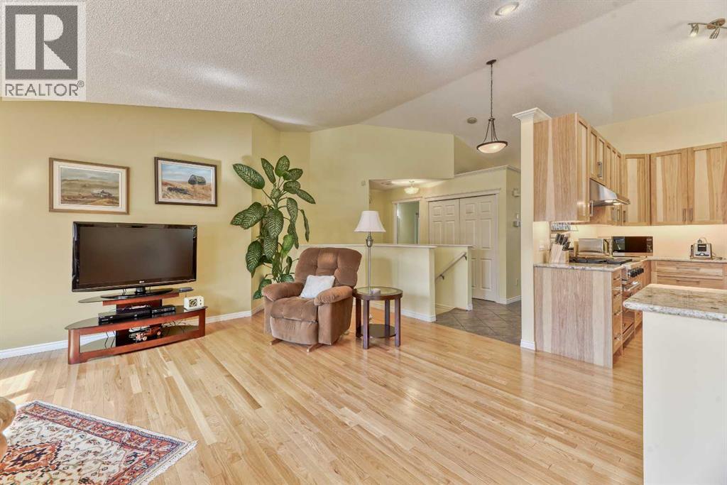 7 Scotia Landing Nw, Calgary, Alberta  T3L 3K2 - Photo 10 - A2261763