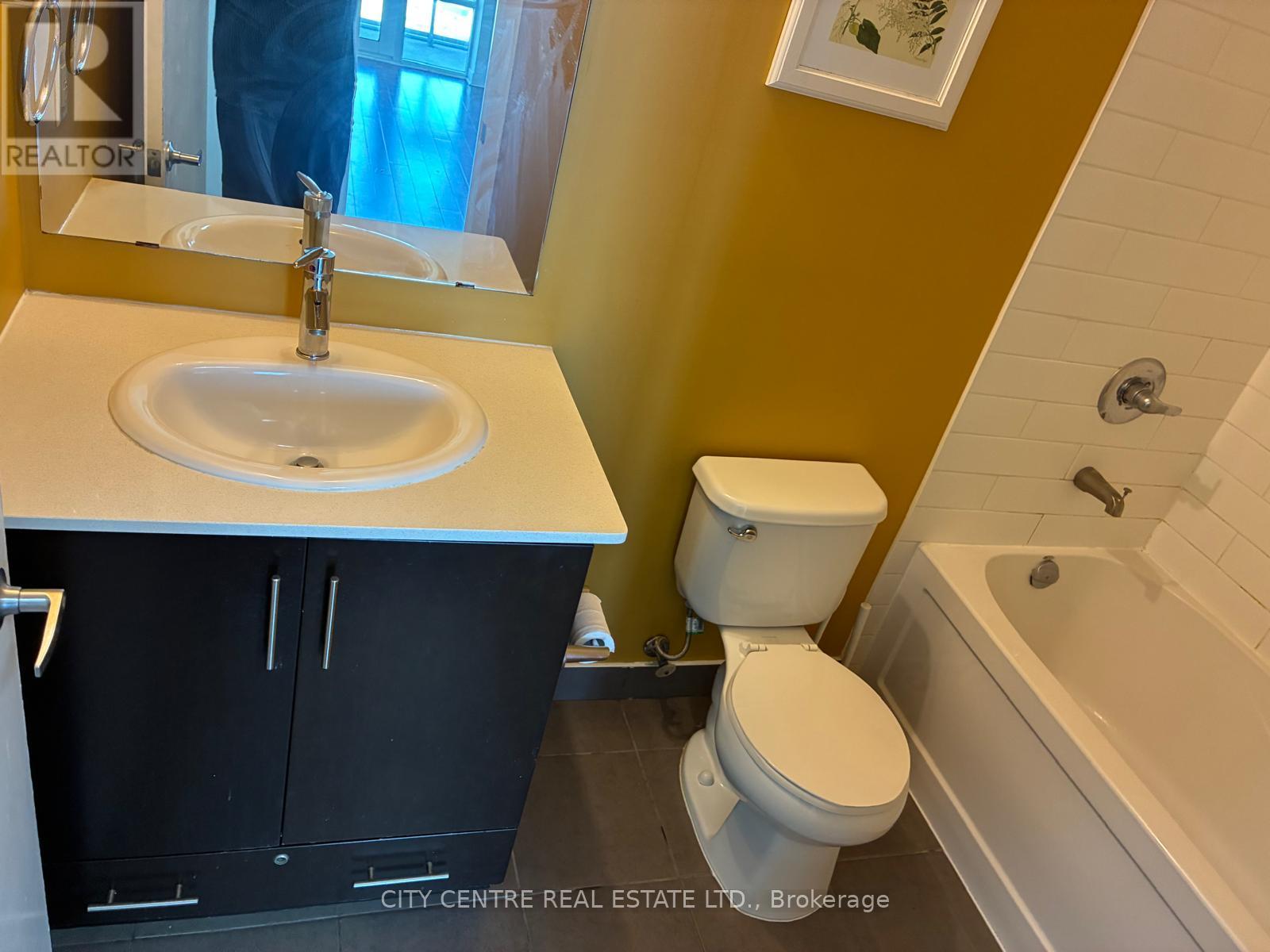 1901 - 360 Square One Drive, Mississauga, Ontario  L5B 0G7 - Photo 7 - W12448533