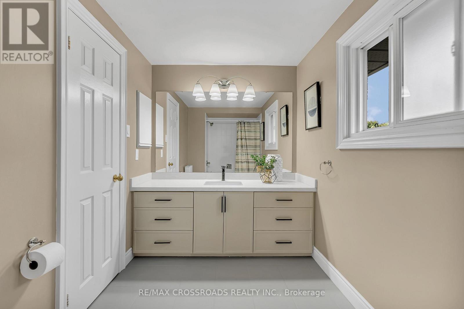 75 Barr Crescent, Brampton, Ontario  L6Z 3E3 - Photo 33 - W12448540