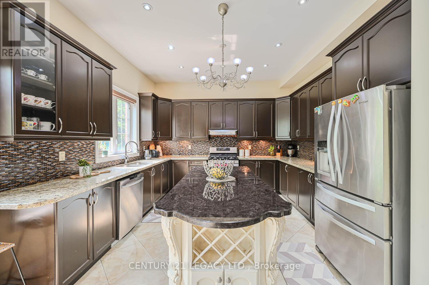 34 Cannington Crescent, Brampton, Ontario  L6X 2Y5 - Photo 20 - W12448548