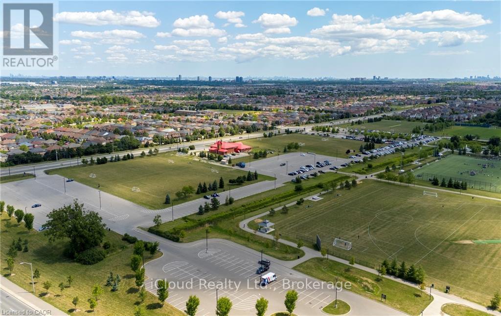 4 Robert Parkinson Drive, Brampton (Northwest Brampton), Ontario  L7A 0Y3 - Photo 15 - W12448550
