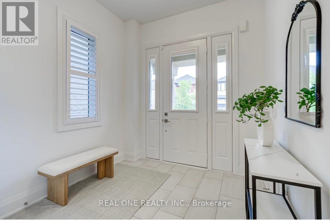 4157 Hillsborough Crescent, Oakville, Ontario  L6H 3P9 - Photo 2 - W12448565