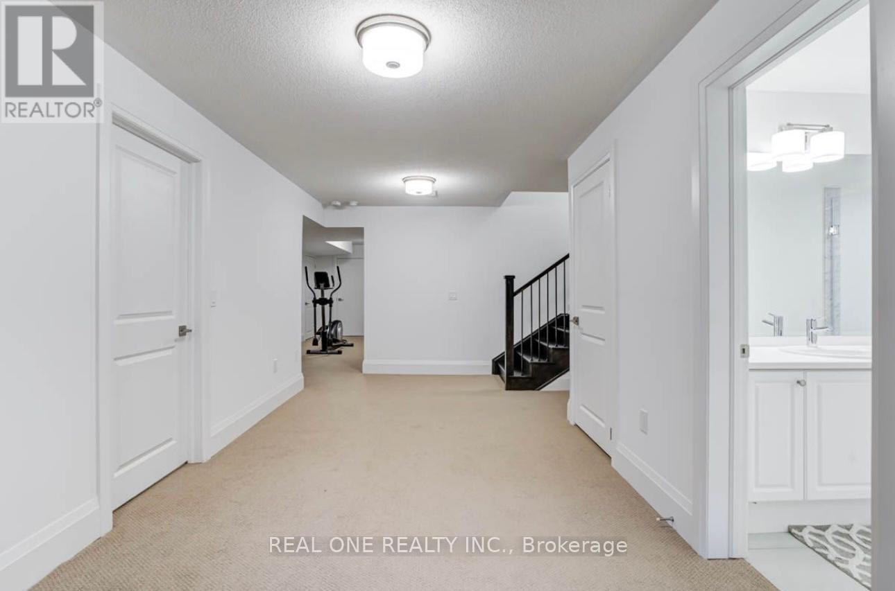 4157 Hillsborough Crescent, Oakville, Ontario  L6H 3P9 - Photo 28 - W12448565