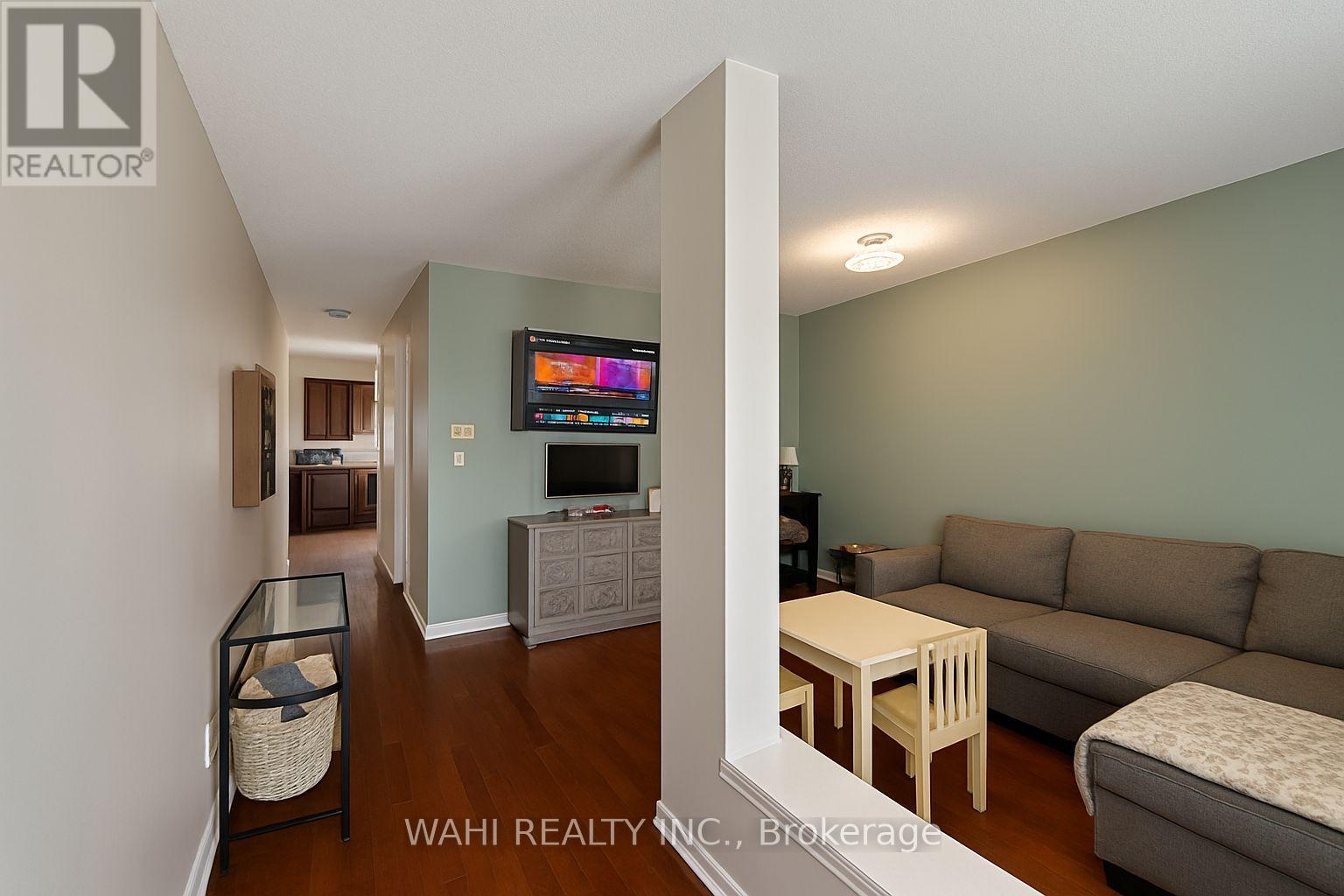 8 Lockport Way, Hamilton, Ontario  L8E 0B1 - Photo 9 - X12448541