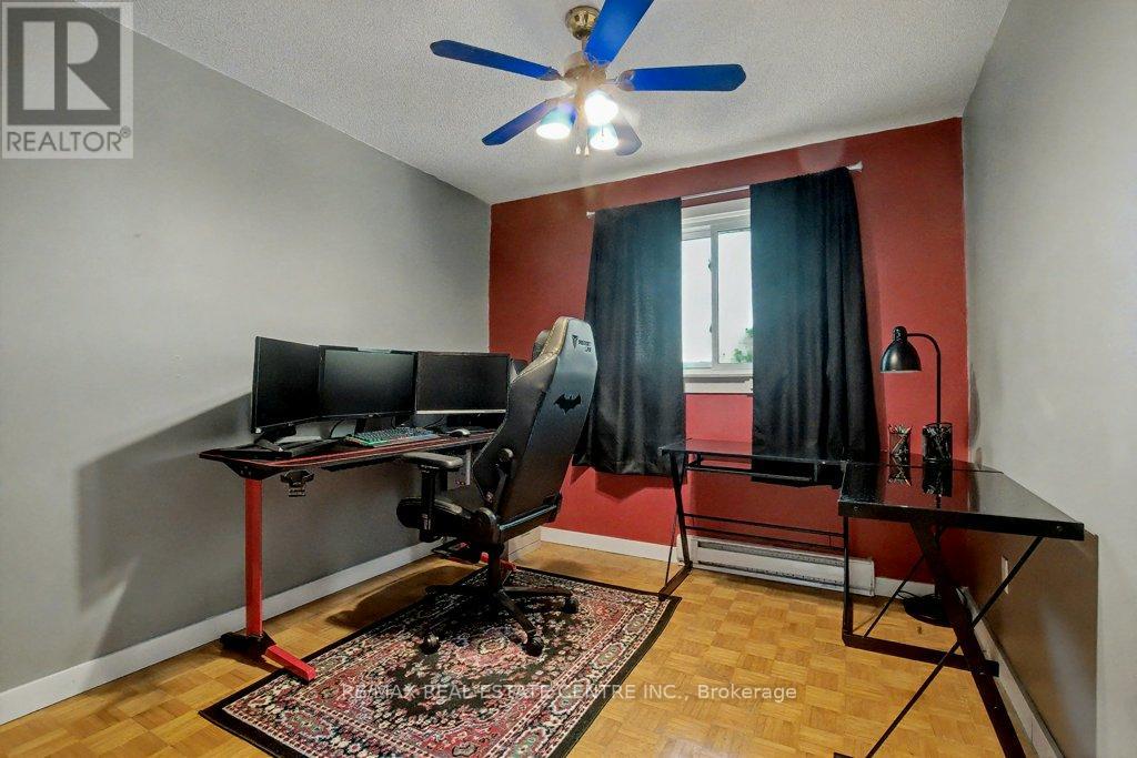 73 Obermeyer Drive, Kitchener, Ontario  N2A 1P5 - Photo 14 - X12448562