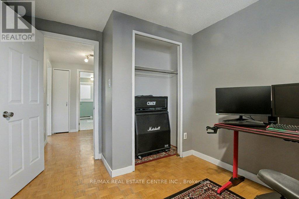 73 Obermeyer Drive, Kitchener, Ontario  N2A 1P5 - Photo 15 - X12448562