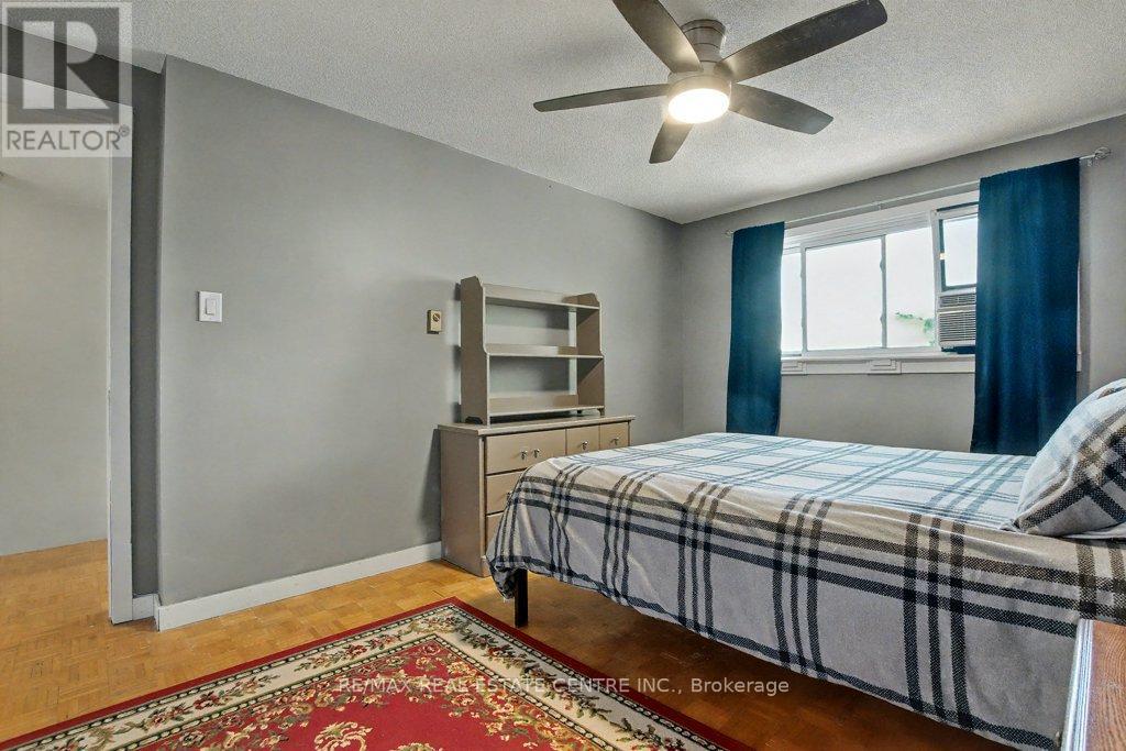 73 Obermeyer Drive, Kitchener, Ontario  N2A 1P5 - Photo 17 - X12448562