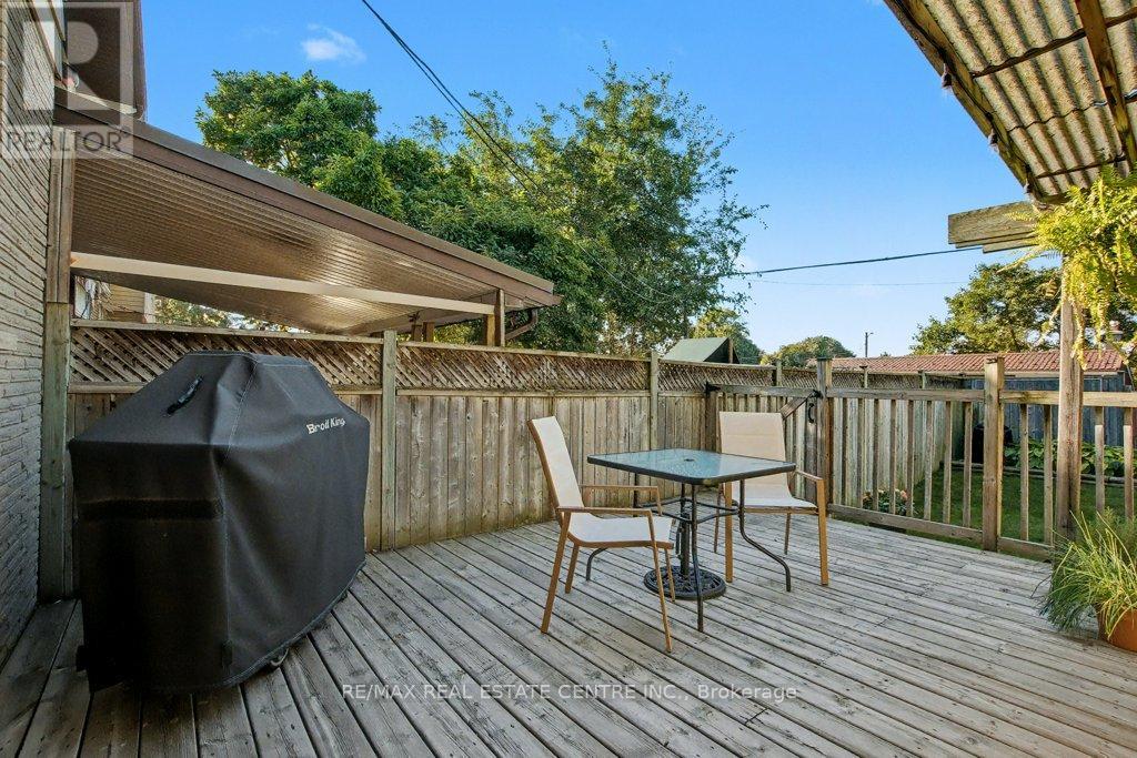 73 Obermeyer Drive, Kitchener, Ontario  N2A 1P5 - Photo 31 - X12448562