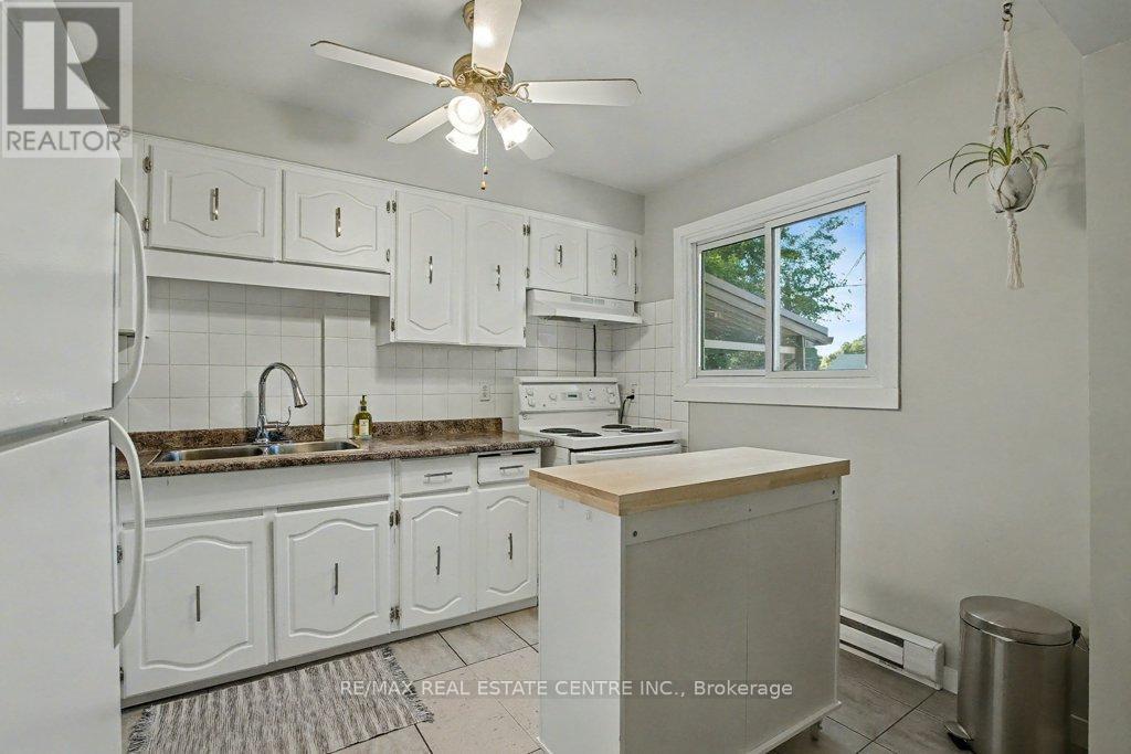 73 Obermeyer Drive, Kitchener, Ontario  N2A 1P5 - Photo 7 - X12448562