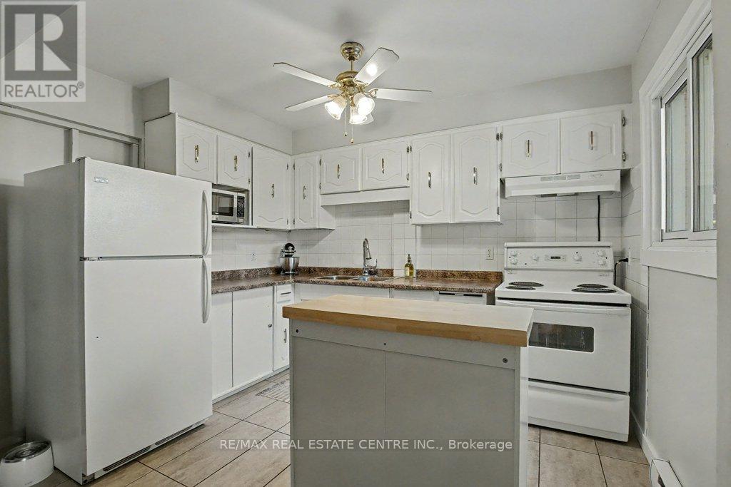 73 Obermeyer Drive, Kitchener, Ontario  N2A 1P5 - Photo 8 - X12448562