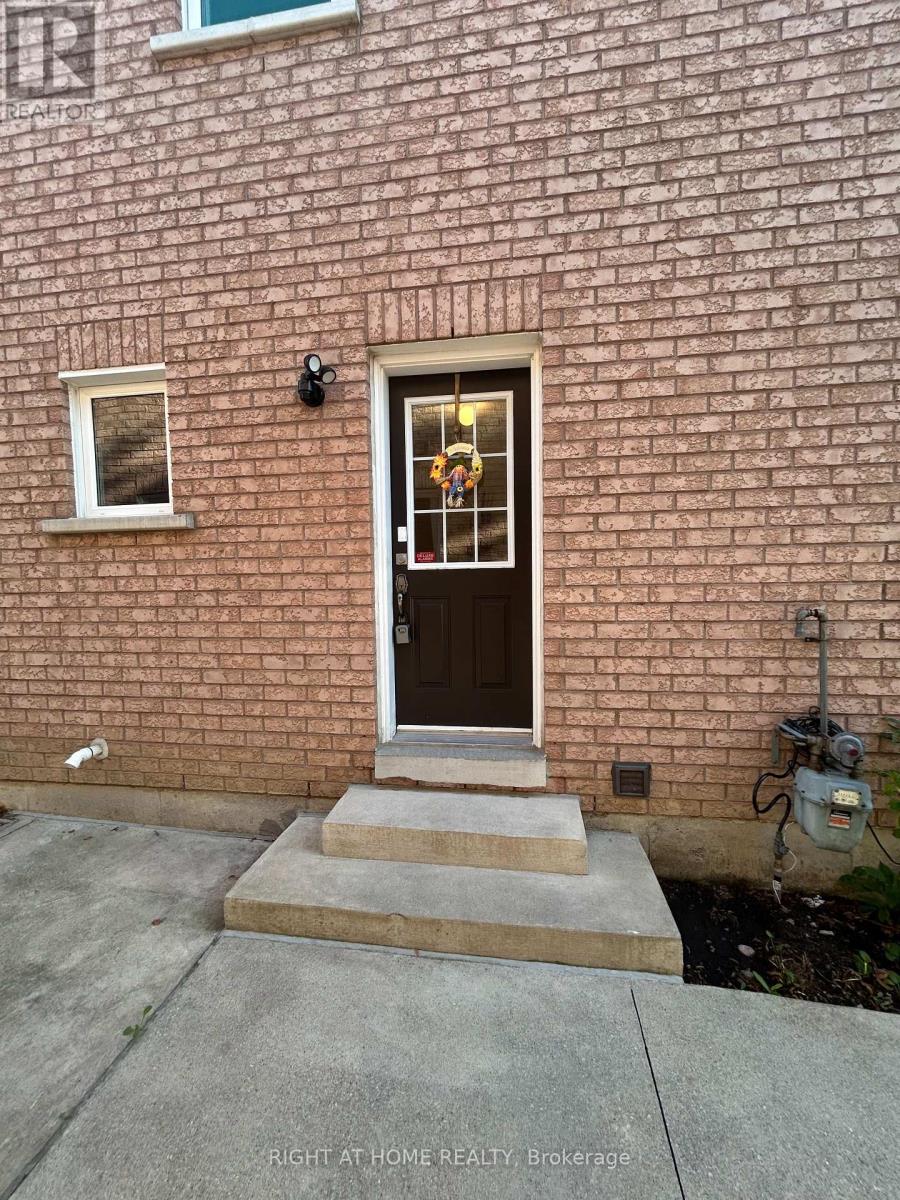 15 Ed Quigg Way, Vaughan, Ontario  L4H 2S2 - Photo 2 - N12448571