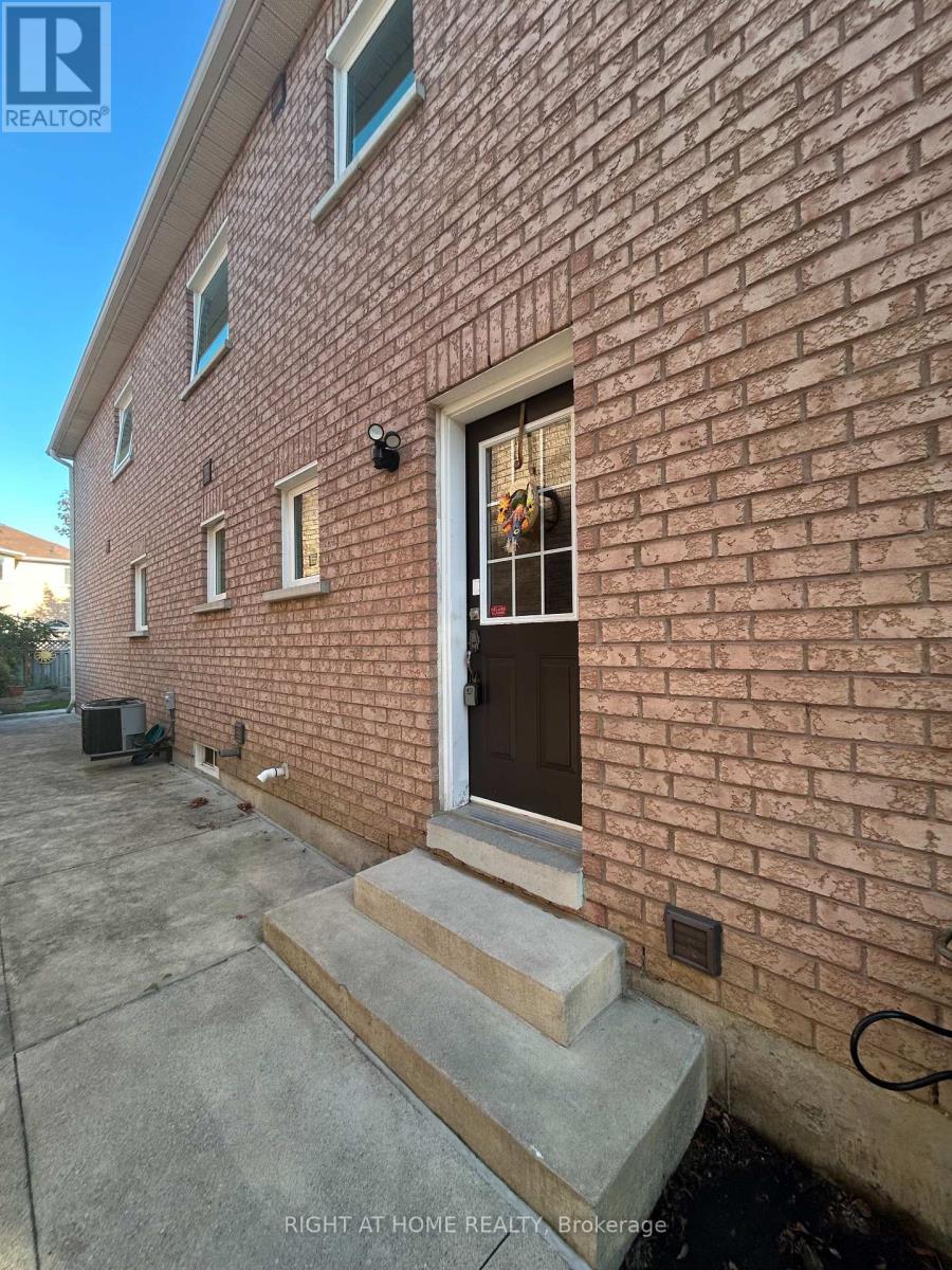15 Ed Quigg Way, Vaughan, Ontario  L4H 2S2 - Photo 3 - N12448571