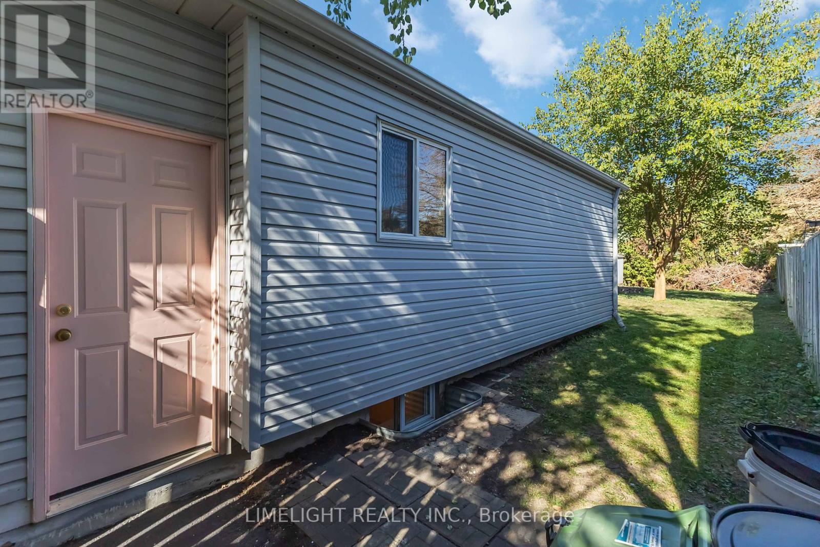 992 Prosperity Court, London East, Ontario  N5V 5C7 - Photo 18 - X12448598
