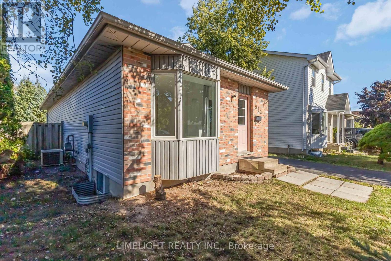 992 Prosperity Court, London East, Ontario  N5V 5C7 - Photo 2 - X12448598
