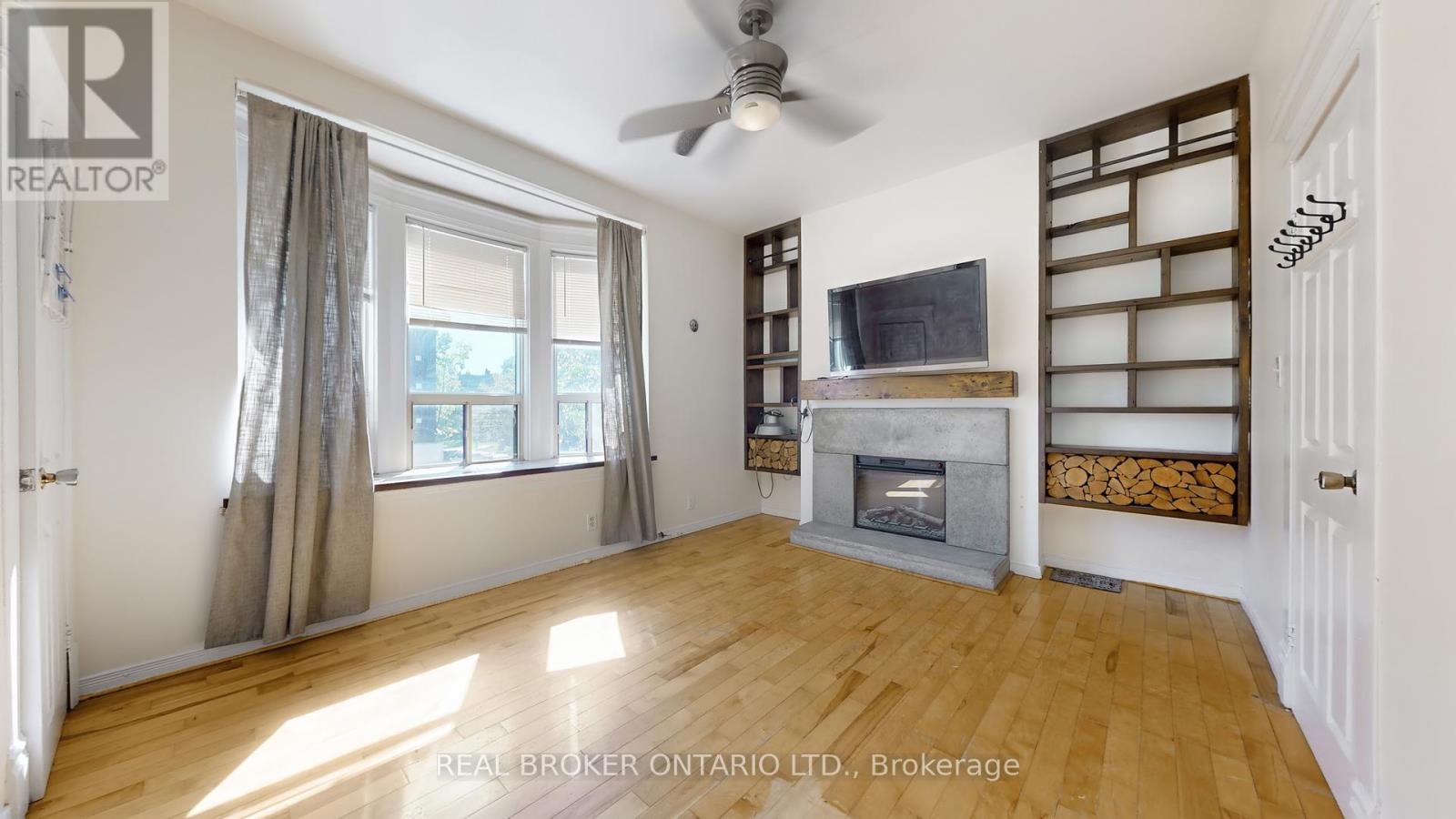Upper - 1016 Bloor Street W, Toronto, Ontario  M6H 1M2 - Photo 16 - W12448572