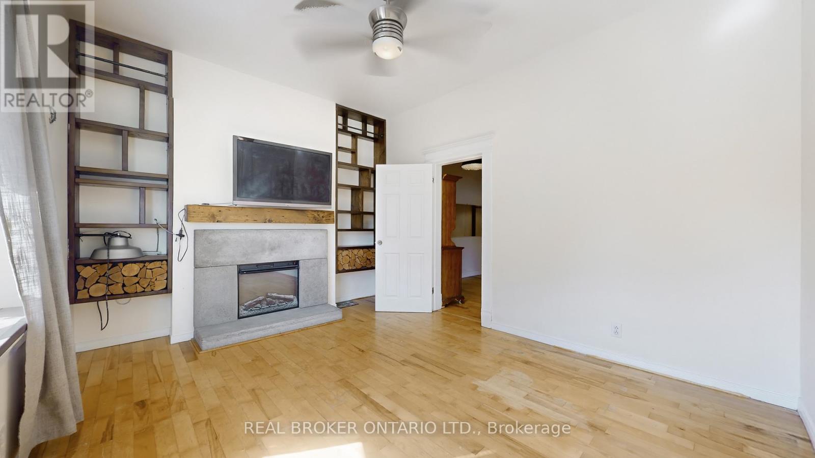 Upper - 1016 Bloor Street W, Toronto, Ontario  M6H 1M2 - Photo 17 - W12448572