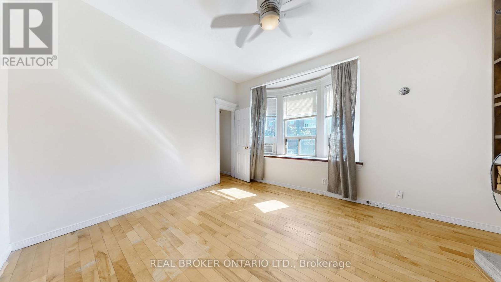 Upper - 1016 Bloor Street W, Toronto, Ontario  M6H 1M2 - Photo 18 - W12448572