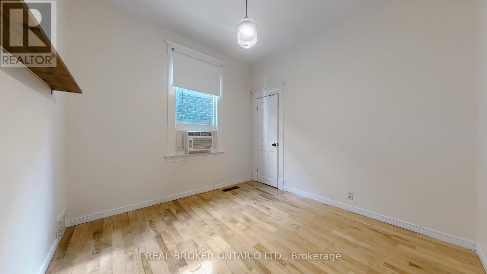 Upper - 1016 Bloor Street W, Toronto, Ontario  M6H 1M2 - Photo 21 - W12448572