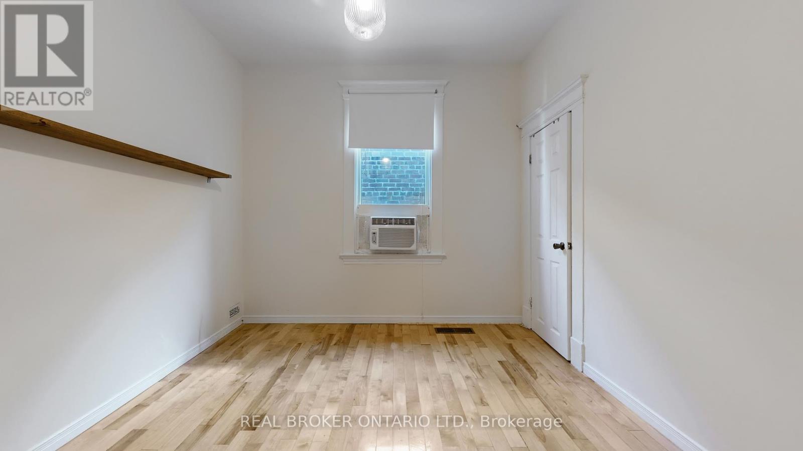 Upper - 1016 Bloor Street W, Toronto, Ontario  M6H 1M2 - Photo 22 - W12448572