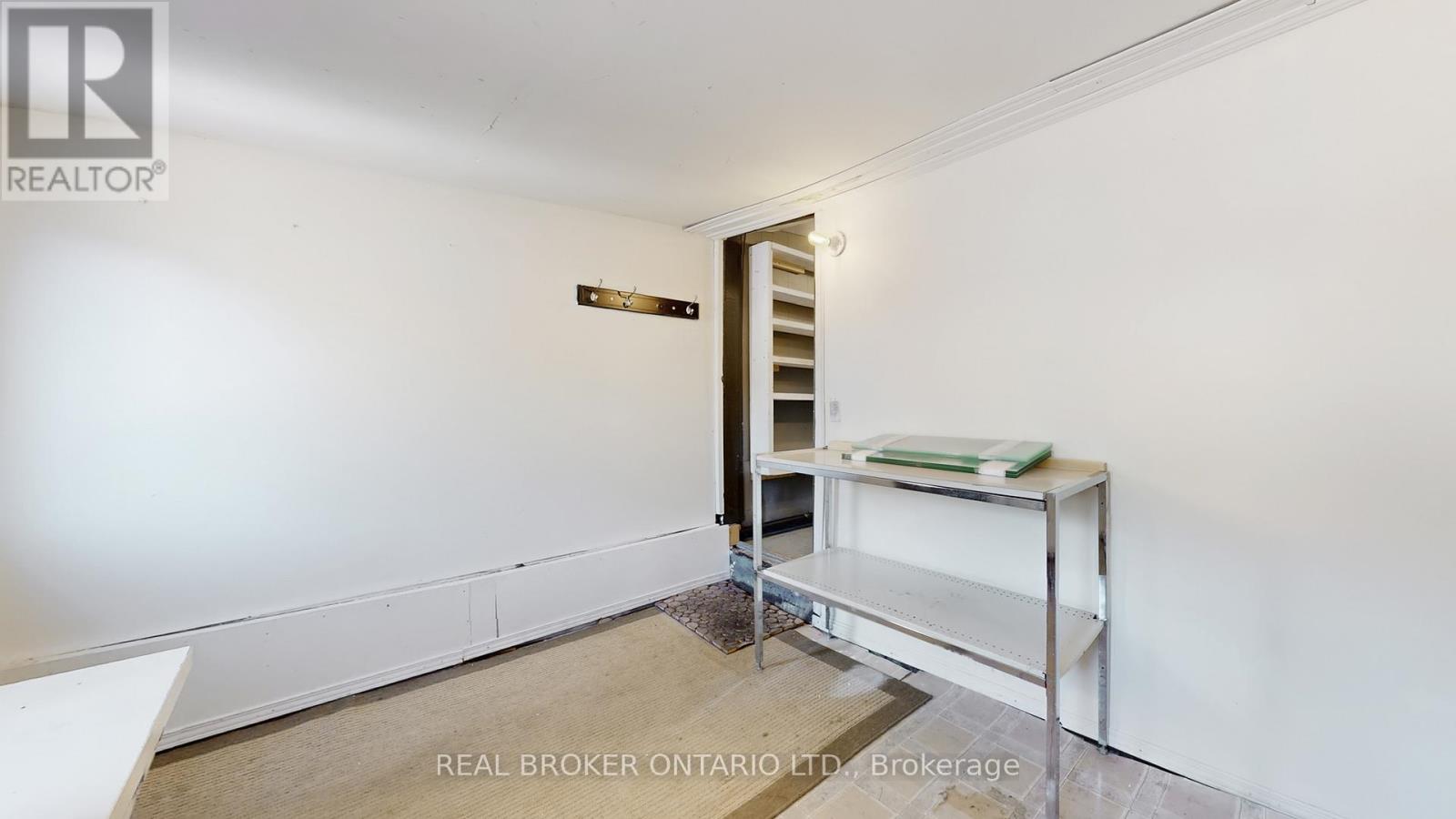 Upper - 1016 Bloor Street W, Toronto, Ontario  M6H 1M2 - Photo 29 - W12448572
