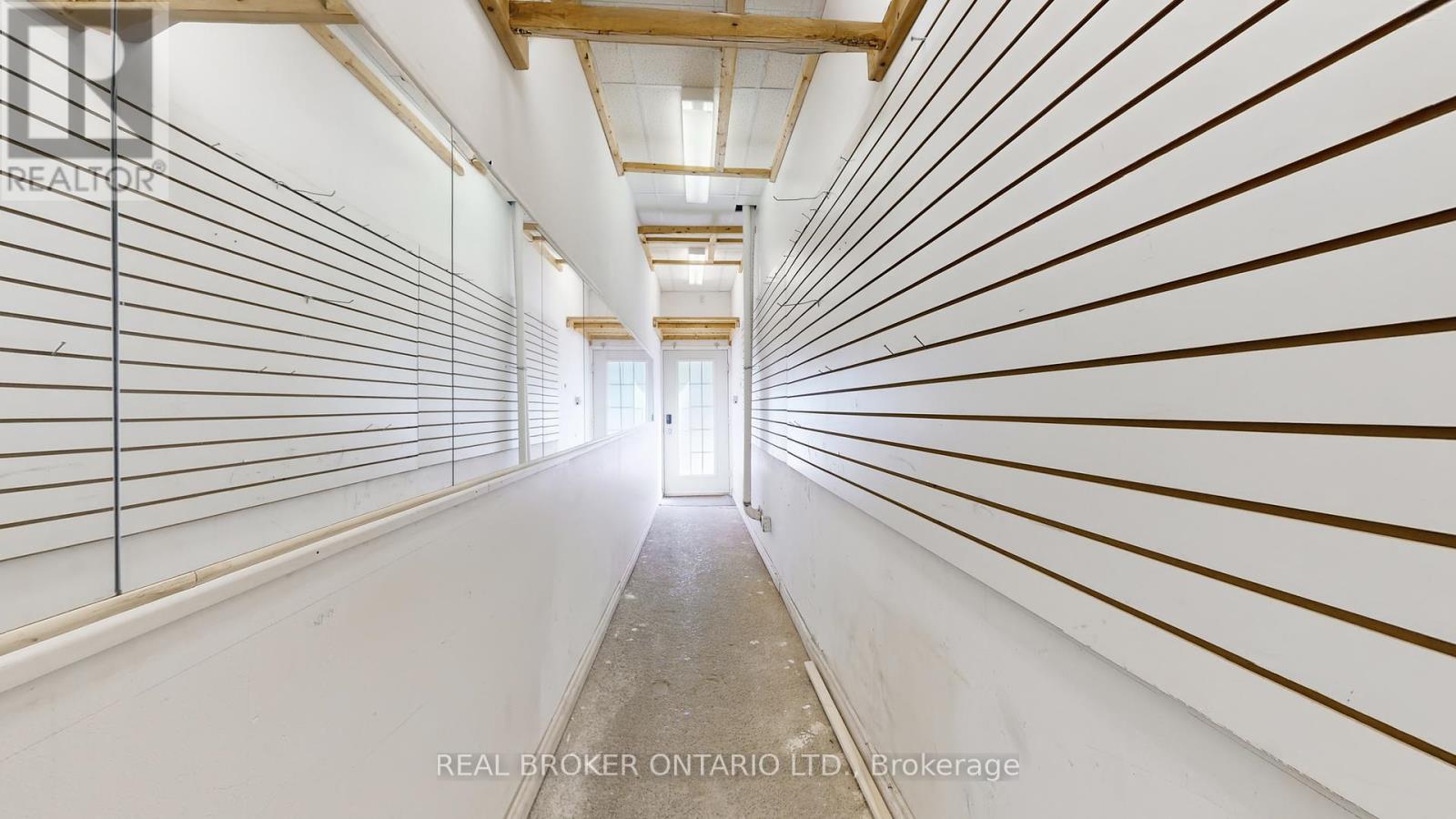 Upper - 1016 Bloor Street W, Toronto, Ontario  M6H 1M2 - Photo 35 - W12448572