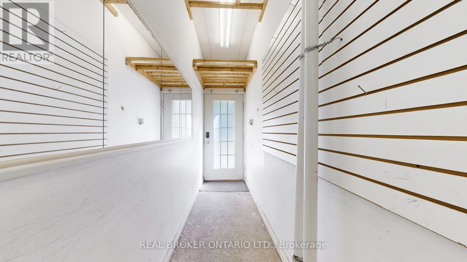 Upper - 1016 Bloor Street W, Toronto, Ontario  M6H 1M2 - Photo 36 - W12448572