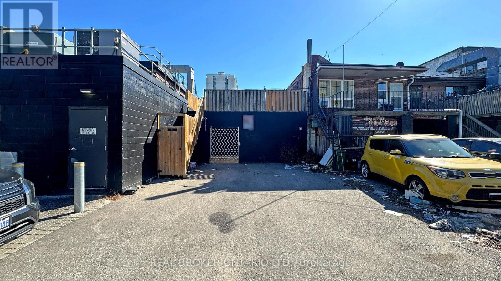 Upper - 1016 Bloor Street W, Toronto, Ontario  M6H 1M2 - Photo 43 - W12448572