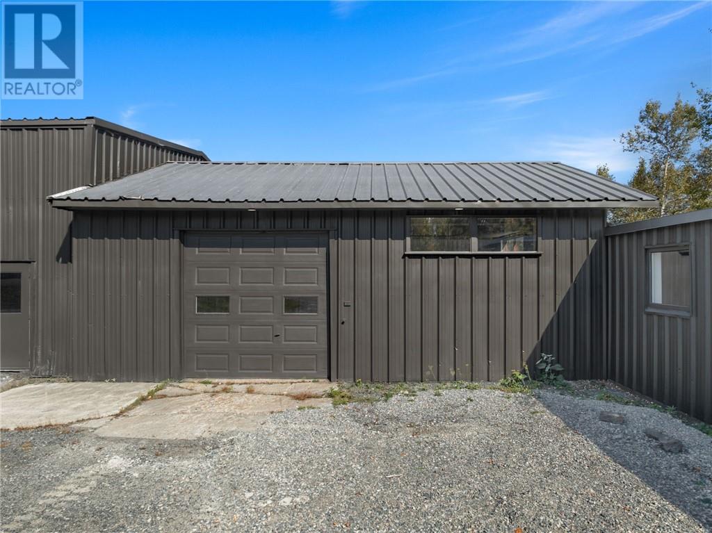 2200 Valleyview Road, Val Caron, Ontario P3N 1L1 - Photo 12 - 2125100