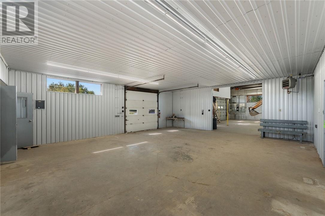 2200 Valleyview Road, Val Caron, Ontario P3N 1L1 - Photo 14 - 2125100