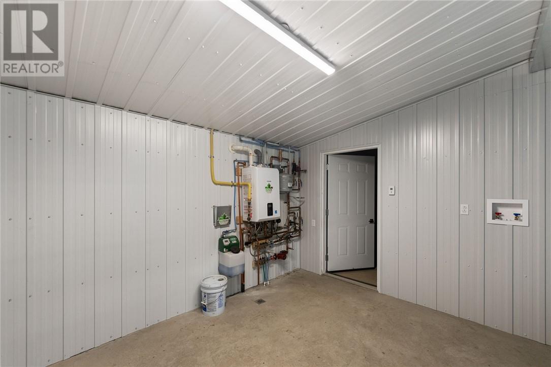 2200 Valleyview Road, Val Caron, Ontario P3N 1L1 - Photo 15 - 2125100