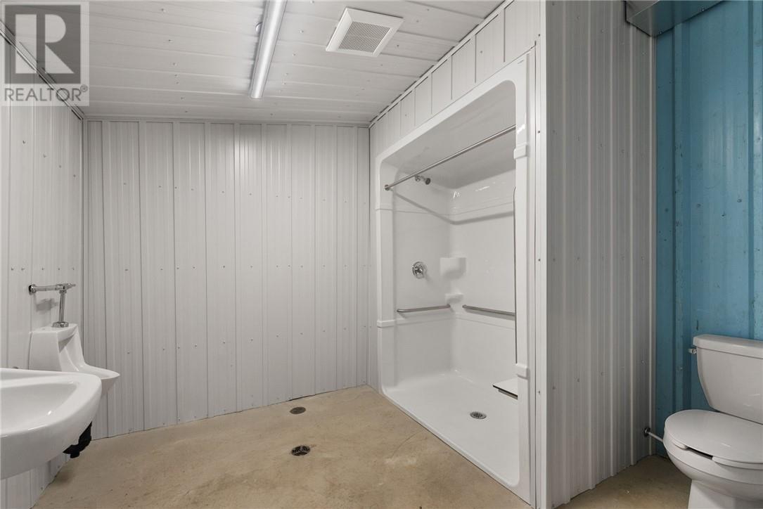 2200 Valleyview Road, Val Caron, Ontario P3N 1L1 - Photo 17 - 2125100