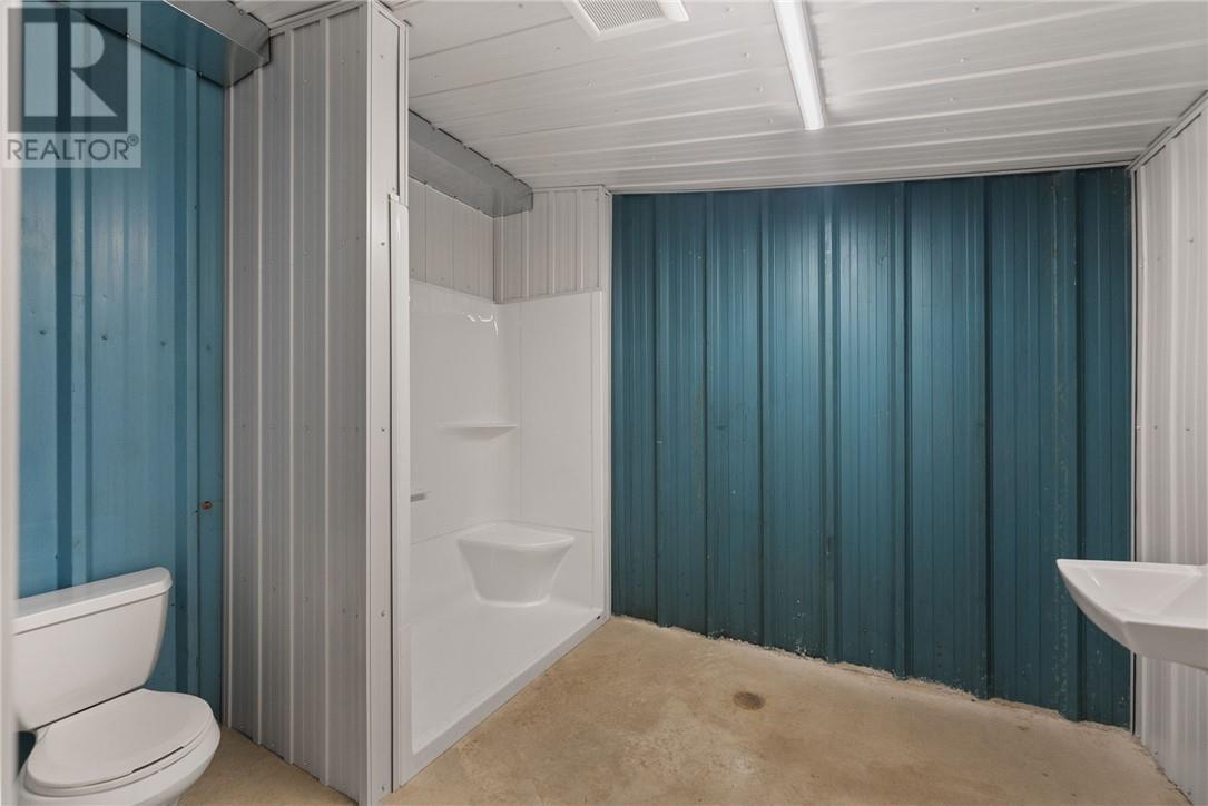 2200 Valleyview Road, Val Caron, Ontario P3N 1L1 - Photo 18 - 2125100