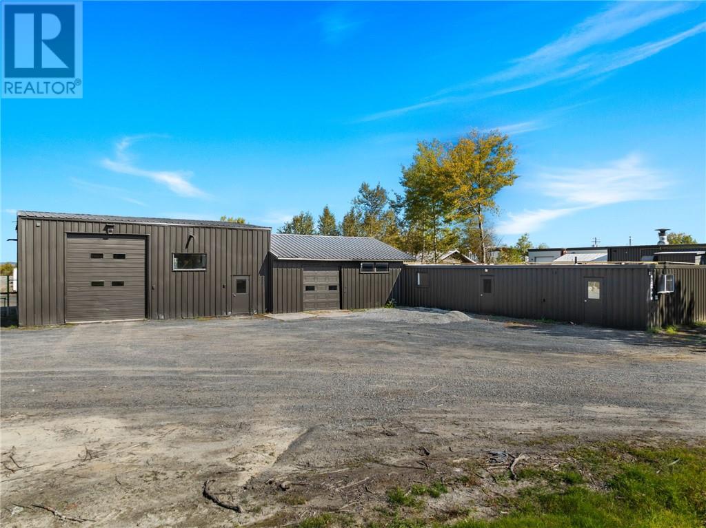 2200 Valleyview Road, Val Caron, Ontario P3N 1L1 - Photo 19 - 2125100