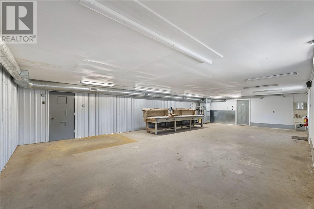 2200 Valleyview Road, Val Caron, Ontario P3N 1L1 - Photo 20 - 2125100