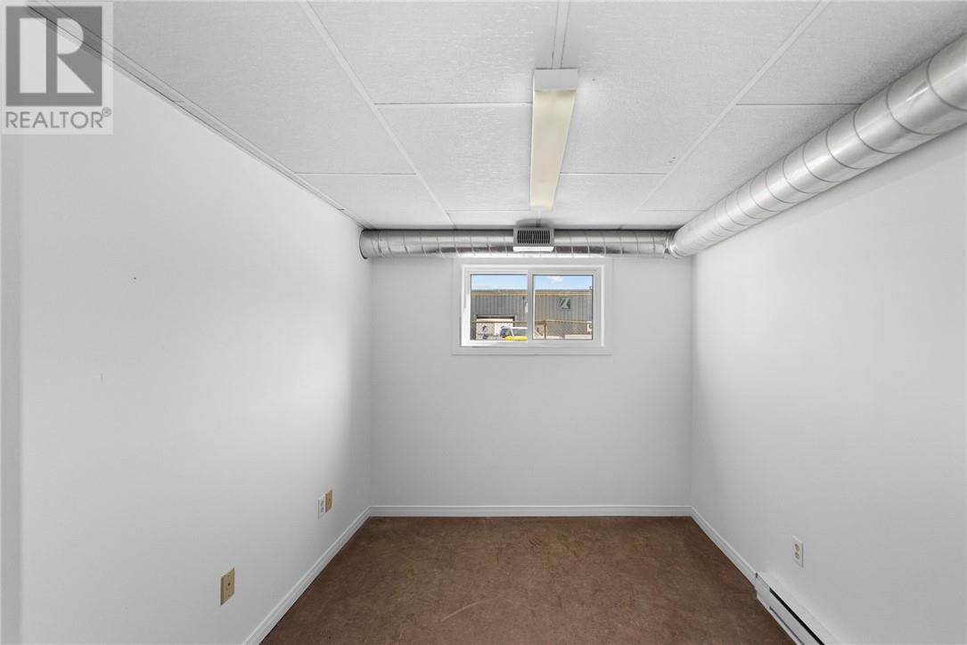 2200 Valleyview Road, Val Caron, Ontario P3N 1L1 - Photo 24 - 2125100