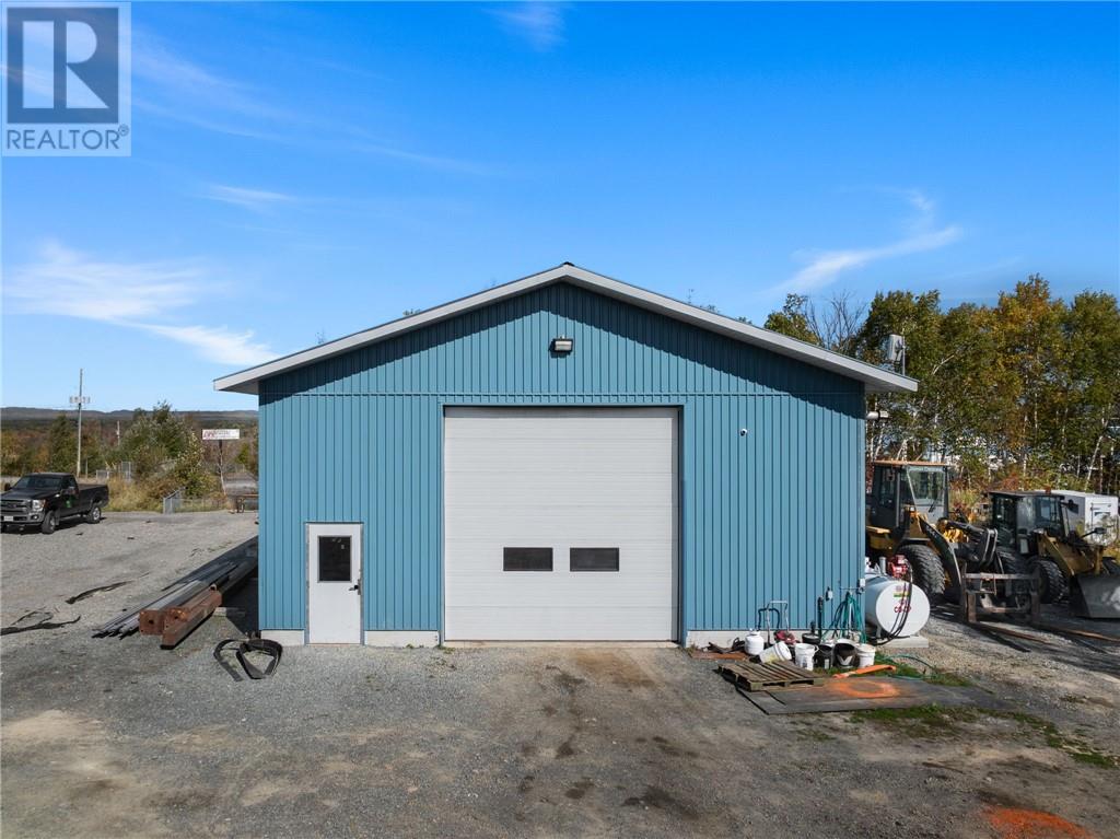 2200 Valleyview Road, Val Caron, Ontario P3N 1L1 - Photo 30 - 2125100