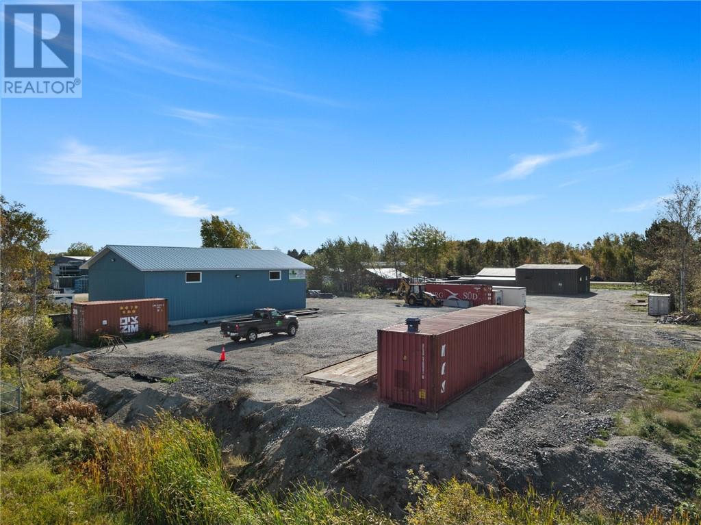 2200 Valleyview Road, Val Caron, Ontario P3N 1L1 - Photo 32 - 2125100