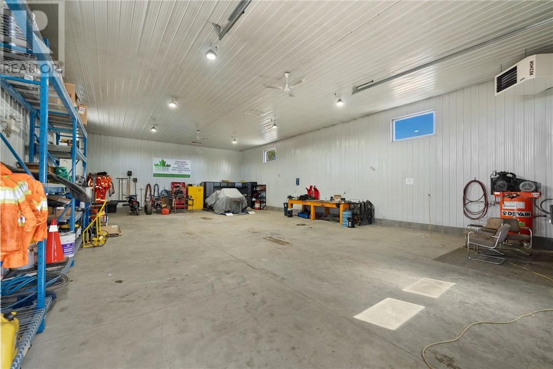 2200 Valleyview Road, Val Caron, Ontario P3N 1L1 - Photo 33 - 2125100