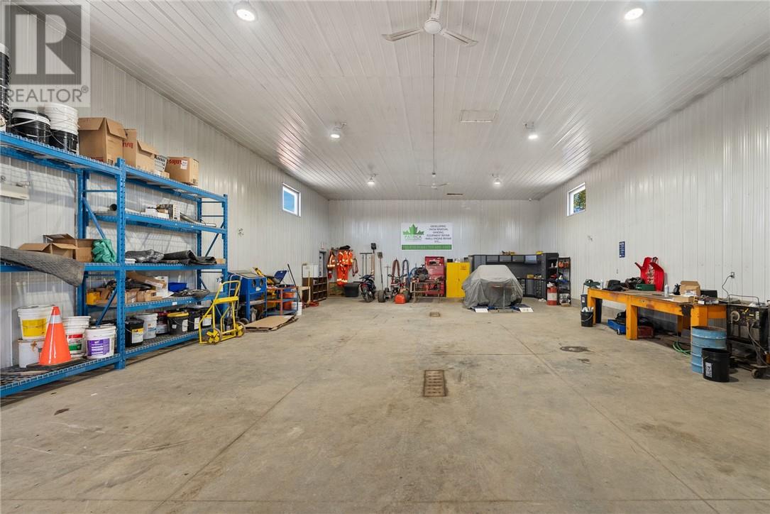 2200 Valleyview Road, Val Caron, Ontario P3N 1L1 - Photo 34 - 2125100