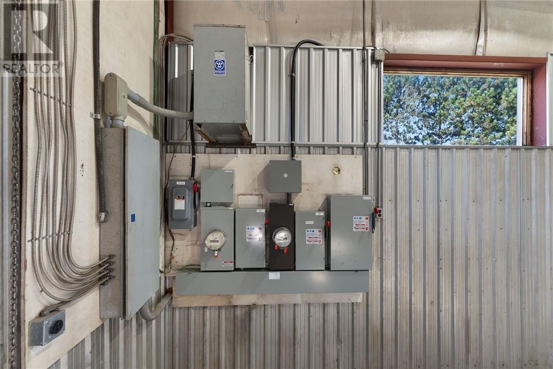 2200 Valleyview Road, Val Caron, Ontario P3N 1L1 - Photo 8 - 2125100