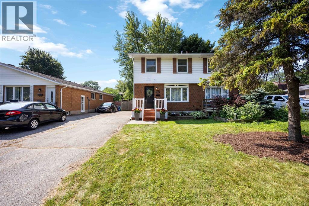 865 Montrose Street, Sarnia, Ontario  N7T 5B8 - Photo 1 - 25025466