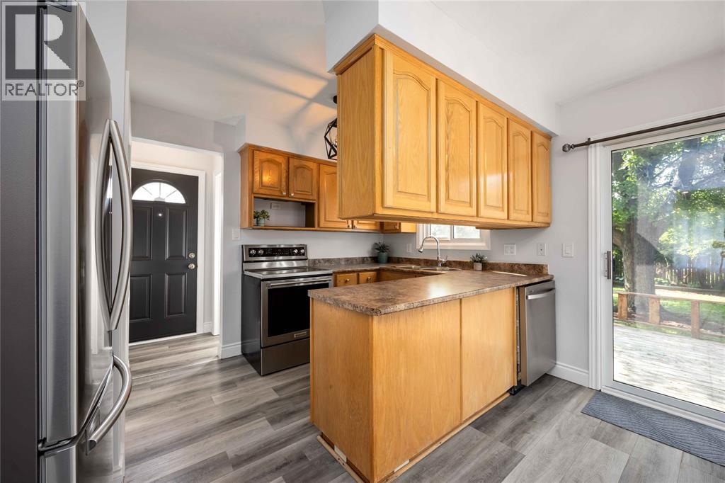865 Montrose Street, Sarnia, Ontario  N7T 5B8 - Photo 13 - 25025466